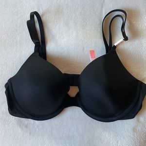 NWT PINK Victoria’s Secret Lightly Lined T-Shirt Bra. Size 34 B